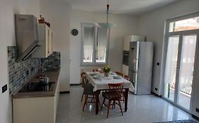 Dana'S House